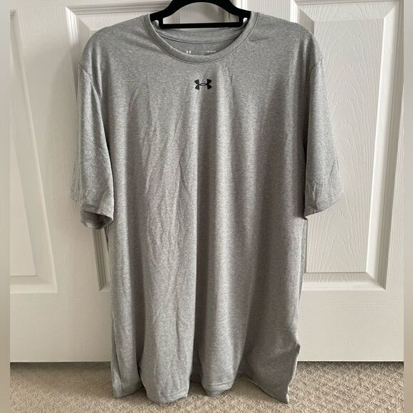 NWT Under Armour Mens Short Sleeve Chest Logo Shirt - Picture 1 of 5